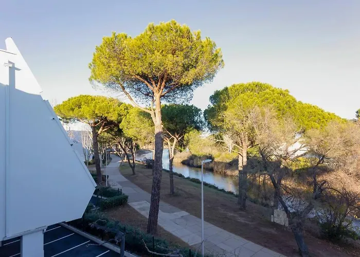 Chez Sebastien - Paisible Au Bord D'un Avec Parking